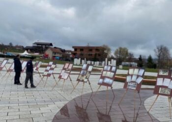 Prekazi mirëpret ekspozitën “Të ndarë, por të pashkëputur”