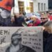 Protestë para ambasadës serbe në Tiranë, ja çfarë kërkojnë qytetarët