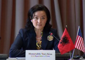Nisin procedurat për zëvendësimin e ambasadores amerikane në Shqipëri