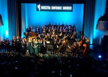 Pas 32 vitesh, orkestra simfonike e Shkodrës u rikthye në skenën e Teatrit “Migjeni”