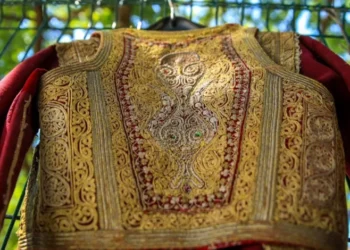 Nënë e bijë bëjnë koleksionimin e mbi 1.000 veshjeve kombëtare nga rajoni i Hasit