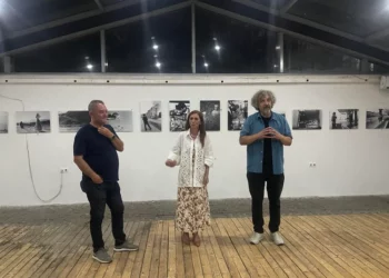 “Fotoist” me gjurmët e dhimbjes dhe momente frymëzimi gjatë luftës në Kosovë