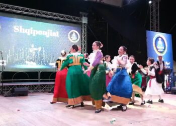 Festivali i 41 i këngës arbëreshe/ 3 netë me muzikë shqiptare ndezin San Demetrion