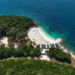 Po gërmojnë Butrintin që të sajojnë plazhe për turistin e dështuar masiv që vjen për… alkool të lirë”! – Ksamili, një fshat betoni.