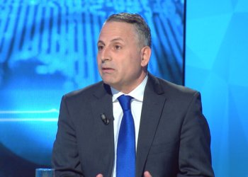 Media greke i trembet fakteve/ Sulmon gazetarin Roland Qafoku pas shkrimit te “Fjala”