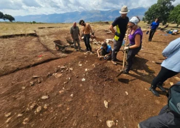 Ekspeditë arkeologjike në Antigonenë antike të Shqipërisë