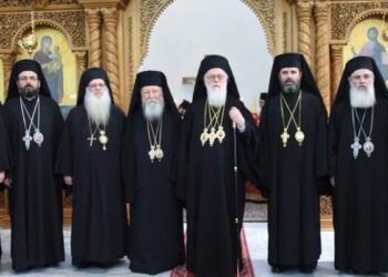 “Tronditet” Janullatos, akuza se Kisha Ortodokse financohet nga rusët dhe bën lojën e tyre