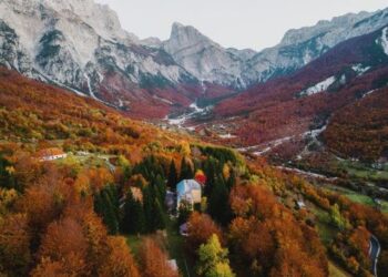 “Ylli në rritje i Evropës”/ “National Geographic” rendit të parën Shqipërinë në listën e 30 vendeve që duhen vizituar në 2024-n