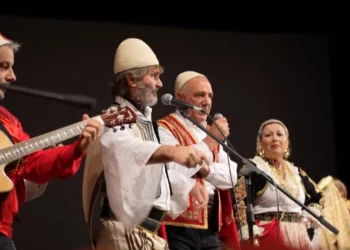 Arbëreshët e bashkisë së San Marzanos sjellin folklorin e rrallë në Gjirokastër
