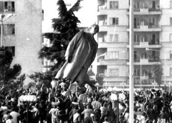 Tetë dhjetori, Dita Kombëtare e Rinisë! 33 vjet më parë protestat studentore përmbysën regjimin komunist