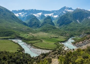 Kadare: Përfshirja e Vjosës në UNESCO sjell zhvillim ekonomik e turizëm të qëndrueshëm