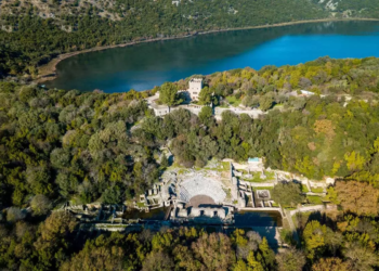 Paralajmëron Auron Tare: Nga një zonë e mbrojtur, Butrinti po kthehet në një zonë me ndërtime
