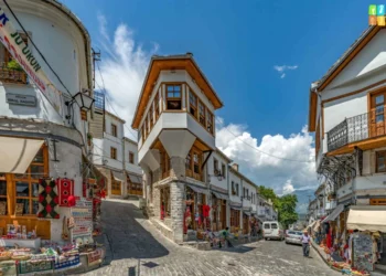 Shqipëria u përgjigjet kritikave të UNESCO-s për Gjirokastrën dhe Beratin