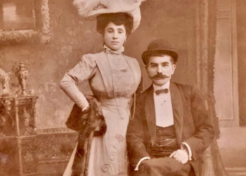 Më 10 mars 1907 botohej gazeta e parë satirike shqiptare