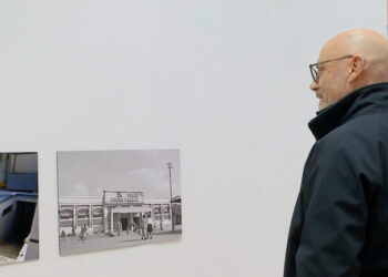 “Lana-Tirana para dhe pas”, guidë në kohë me fotot e Roland Tashos