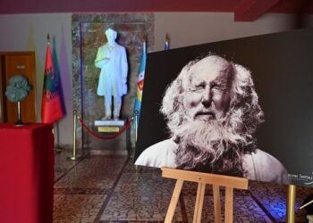 Mirush Kabashi nderohet me titullin “Qytetar Nderi i Durrësit”