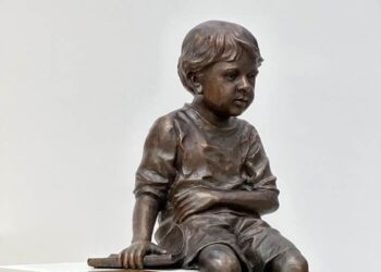 “Tre muaj kam punu me Leutrimin, ia kam pa lotët” – flet Skulptori Behramaj