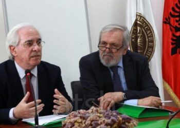 “Enciklopedia shqiptare”, mbledhje e përbashkët e redaksive të Tiranës dhe Prishtinës