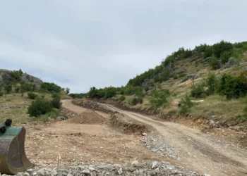 “Gjyteti” tre mijë vjet i vjetër afër Skenderajt rrezikohet nga rruga e re