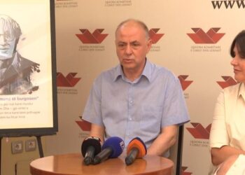 Përkujtohet shkrimtari Arshi Pipa, mendimtari i përndjekur nga regjimi komunsit!