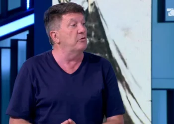 Milaim Zeka rrëfen takimin sekret të Kadaresë me drejtuesit e UÇK në Paris: I bindi të firmosin në 3 të mëngjesit marrëveshjen për…