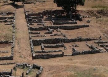 U ndërtua nga mbreti Pirro, arkeologët nisin kërkimet për teatrin antik në Antigonenë e lashtë