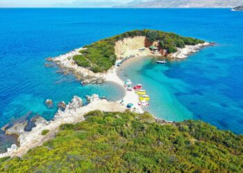 Media franceze “Stars Insider”: Lëreni mënjanë Italinë dhe Cote d’Azur, drejtohuni në Shqipëri!