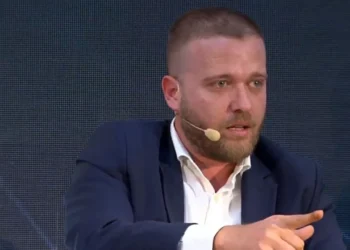 Janullatos takoi Belerin në burg, Ardit Bido publikon dokumentin: Si u bë diplomat grek kryepeshkopi, kur ligji përcakton vetëm shërbimin diplomatik dhe atë sekret?