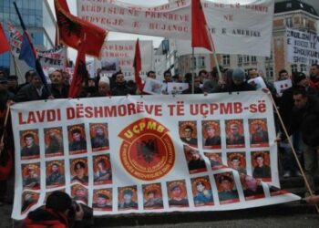 Për IDENTITET E DINJITET! Protesta vazhdon.