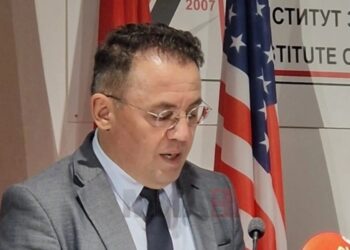 Nëna Terezë u angazhua që njeriu të mos i ngjajë një skeleti të zhveshur nga ndjesia hyjnore