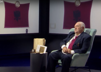 “Kam 40 flamuj kuq e zi nga 1905-1928”, koleksionisti: Janë të certifikuar, me rëndësi ai i Kongresit të Lushnjes