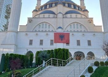 Turqia emëron imamin turk në krye të Xhamisë së Namazgjasë