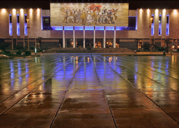 Muzeu Historik Kombëtar me 6000 objektet e një periudhe të gjatë kohore! Pavijoni i Lashtësisë është më i rëndësishëm dhe nga më të pasurit