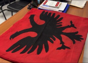 Lezhë, ekspozohet në muzeun etnografik flamuri 85-vjeçar, dhuratë nga familja e gjeneralit italian