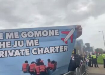 Londra mes duartrokitjeve dhe protestave/ Dështimi i politikës shqiptare përballë emigrantëve