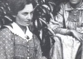 I pari qytet që shpalli pavarësinë, çfarë shkruhej në Deklaratën e Elbasanit dhe si e humbi mundësitë për t’u bërë kryeqyteti i Shqipërisë! Edit Durham: Pozita në qendër të vendit ideal për…