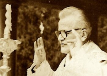 21 dhjetor 1992/ Kur Krishtlindja ligjërohej si feste zyrtare