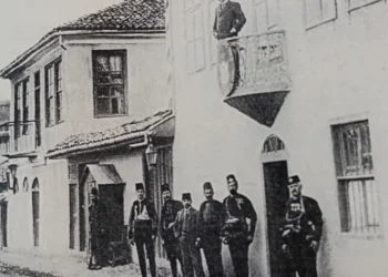 Konsullatat serbe në tokat shqiptare, armët dhe përçarjet në Prishtinë