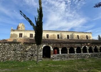 Restaurim për kishën e Shën Todrit në Arrëz, e pikturuar nga vëllezërit Çetiri