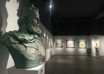 “Ngjyrat e Pavarësisë…” nëpër histori e krenari kombëtare