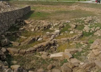 Tuma 700-vjeçare po bëhet gati për të pritur vizitorët e sezonit të ri turistik