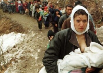 26 VITE NGA GJENOCIDI/ 1 milion shqiptarë u detyruan të largohen nga Kosova nga forcat serbe