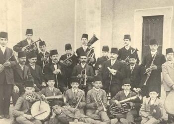 Orkestra Frymore “Zana e Malit”, e fotografuar më 25 mars 1912 në Shkup