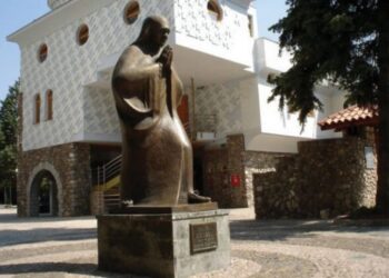 Ekspozitë “Nëna Terezë – shenjtore shqiptare nga Shkupi, shenjtore e botës”