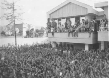 Historia e panjohur e korrikut ’90-të: “Hyrja në ambasada kishte filluar që më 20 qershor, kur autobusi i Bujar Alikajt, ndaloi te muret e …”