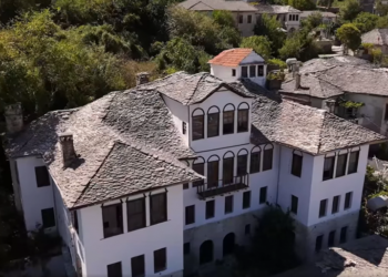 Restaurohet banesa e Angonatëve, Gonxhja: Dëshmi e rrallë e arkitekturës gjirokastrite