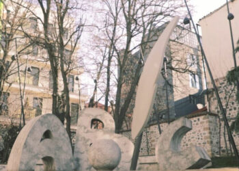 Ta mbrojmë/ Gjuha shqipe çdo ditë po kërcënohet…