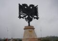 Kukës, inagurohet monumenti “Shqiponja”, Lazim Destani nderohet me Çelësin e Qytetit