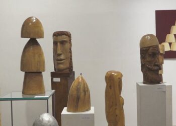 Plisi në histori, Eduard Karaj ekspozon trashëgiminë edhe në art modern