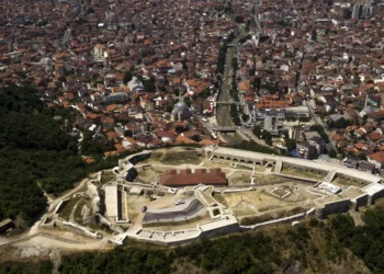 Kalaja e Prizrenit pas dështimit të ndërhyrjes emergjente, pret dy ciceronë